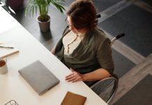 Lucrătorii cu handicap își pot solicita retroactiv sporul, din anul 2022 Lucrătorii cu handicap își pot solicita retroactiv sporul, din anul 2022